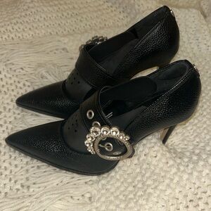 PROM PROM Karl Lagerfeld Paris Women's Embellished Buckle Pump CAELA F22 7.5 M